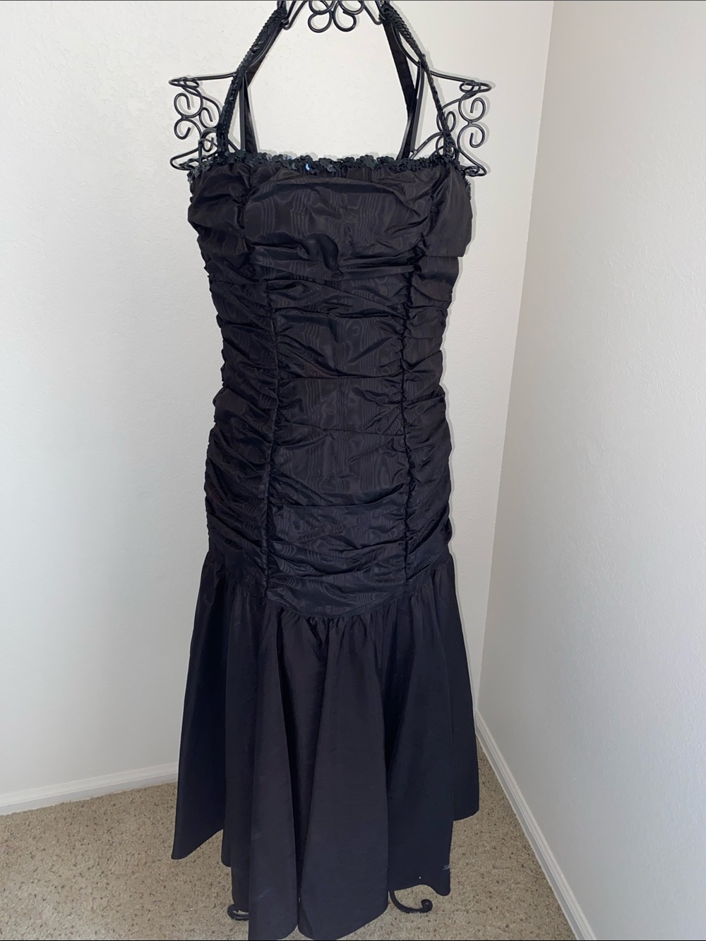 Vintage 1980s Gunne Sax Black Taffeta Ruched Evening Dress